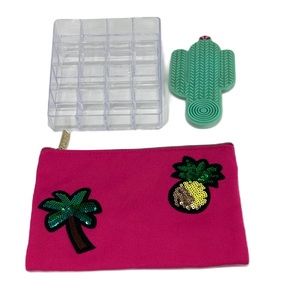 NWOT Tarte Pineapple Palm Tree Cosmetic Bag with bush scrubber and lipstick tray